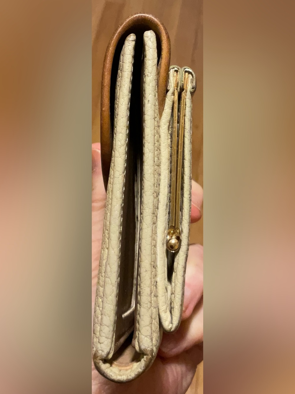DOONEY & BOURKE  VTG  Kisslock Pebbled Leather Wallet - Picture 5 of 10